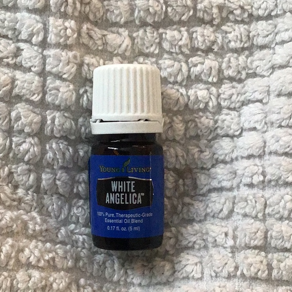 White Angelica essential oil